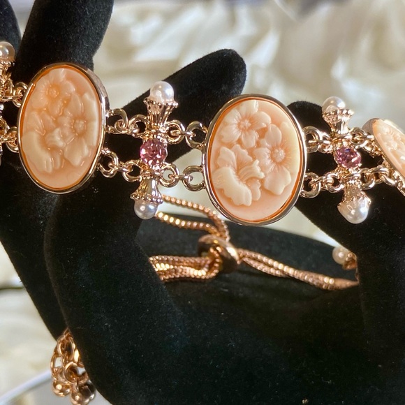 Pink Color Resin Pink Austrian Crystal & Simulated Pearl Bolo Bracelet Rosetone - Picture 14 of 14